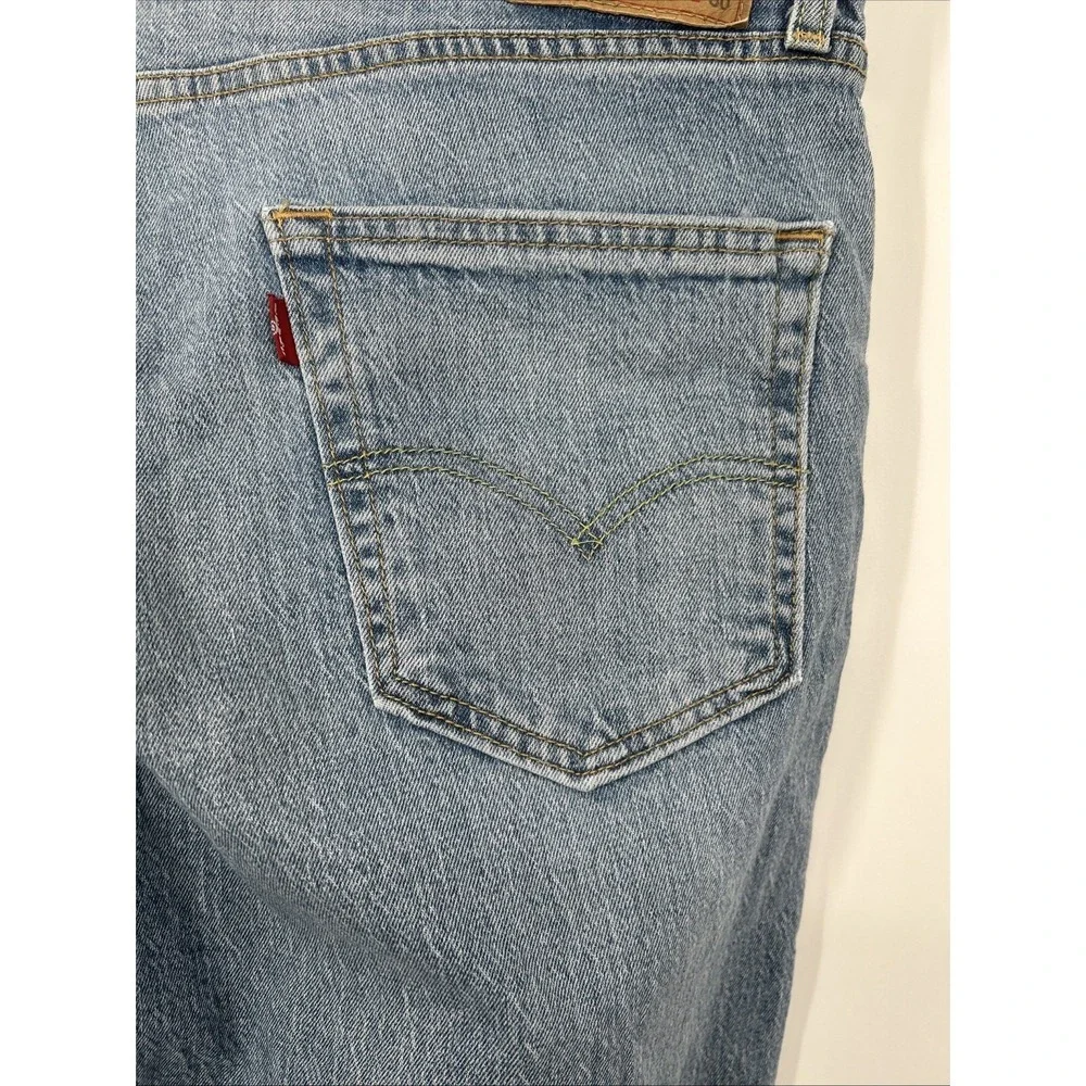 Levis 541 Athletic Taper Light Wash Blue Denim Jeans Mens 34x30 18181-0667 - Picture 7 of 14
